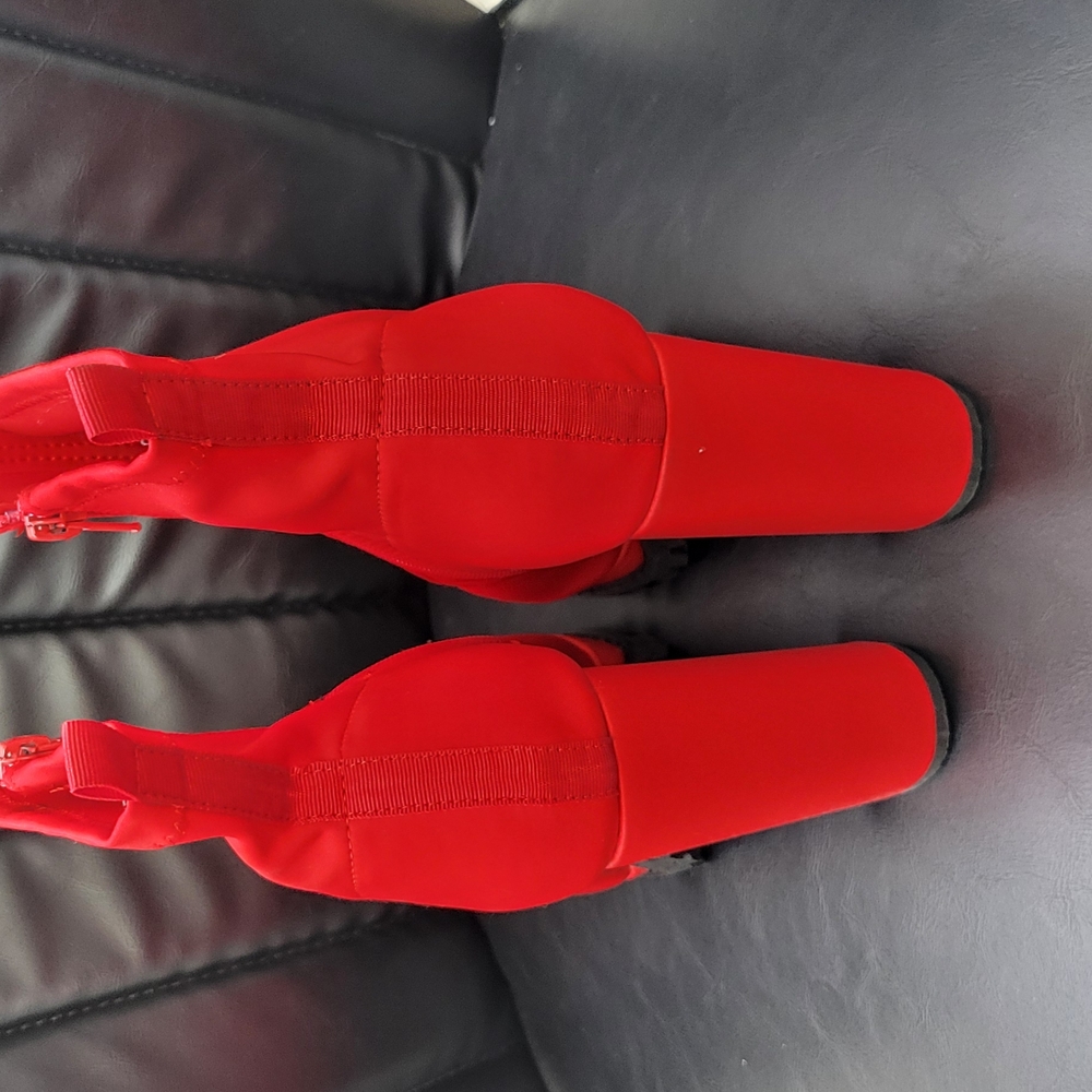 Liliana Red Ankle Boots Vibrant Style